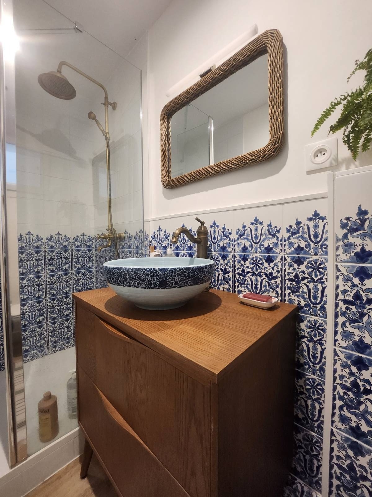 Aménager une petite salle de bain fonctionnelle à Sète 34200 dans l'Hérault