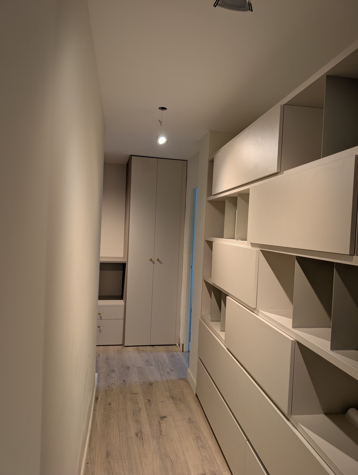 dressing sur mesure pas cher avec porte à Sète 34200 dans l'Hérault