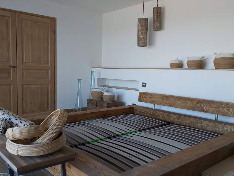 Décoration d'une chambre parentale avec vue sur l'étang de Thau à Marseillan près de Agde 34300