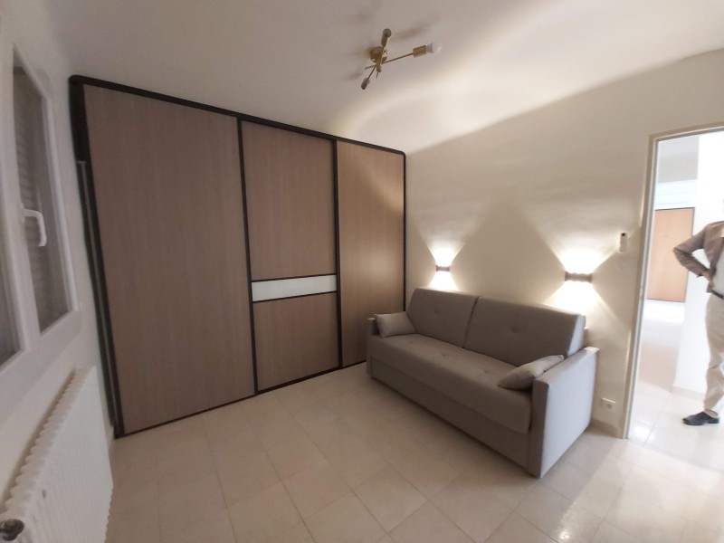 yfgfhkuduuyjd,ngjgvlkfgkgkhckuhjycljviygoifiygg