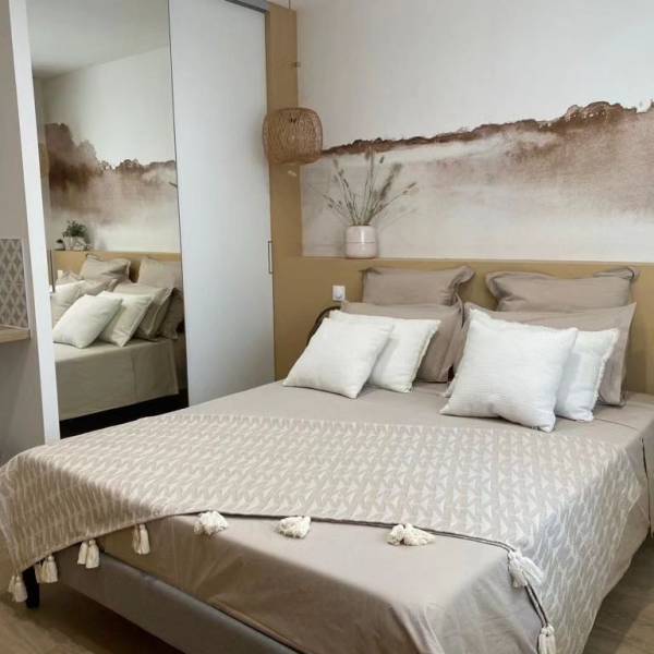 Décoration chambre parentale en centre ville de Sète 34200 dans l'Hérault