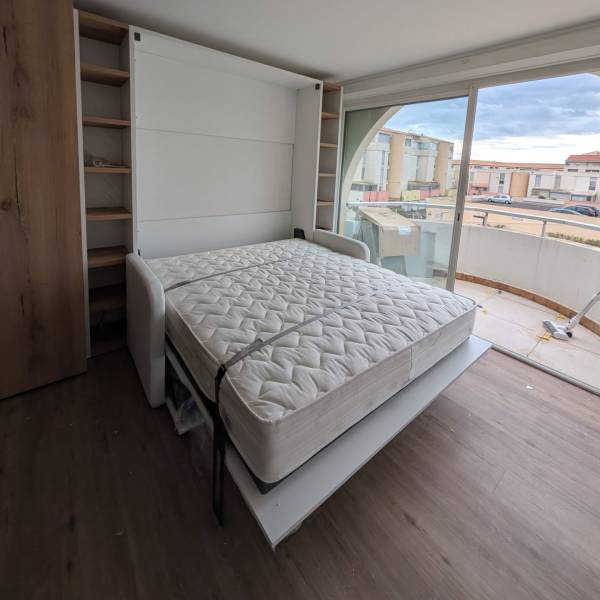 Installer un lit canapé escamotable pour son studio à Sète 34200 dans l'Hérault