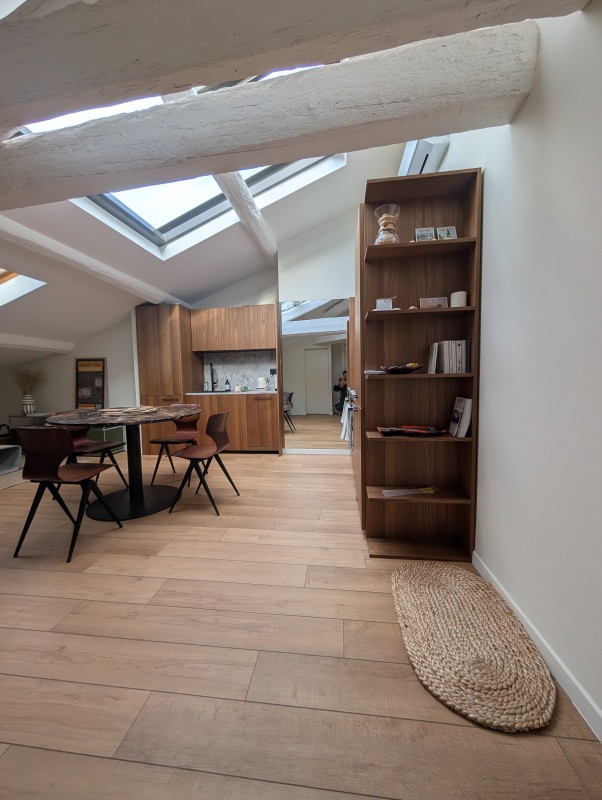 Aménagement de cuisine premium à Sète – Quartier des Halles : une cuisine équipée élégante, fonctionnelle et pensée pour un appartement de centre-ville