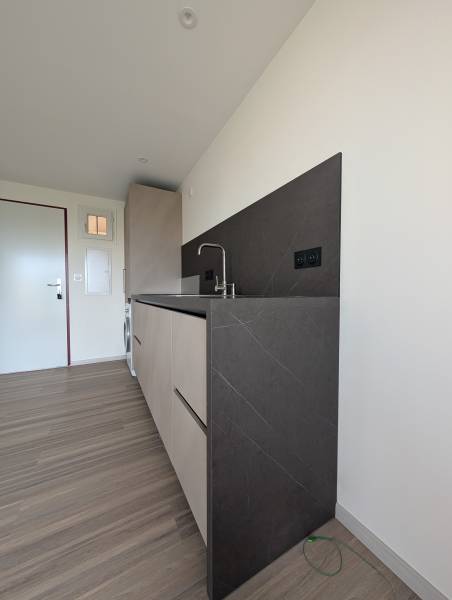 Rénovation cuisine équipée dans un studio à Agde proche de Sète 34200