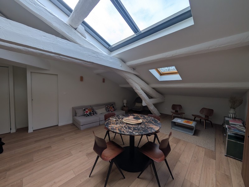 Cuisine équipée sur mesure à Sète (quartier des Halles) : un projet d’aménagement pensé par un architecte d’intérieur pour un intérieur élégant et fonctionnel.