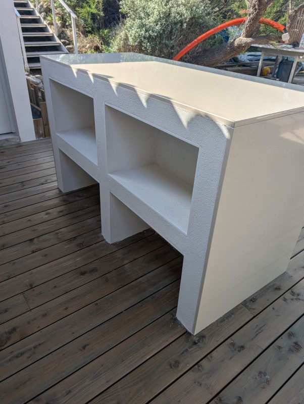 Pool house et cuisine extérieure design sur-mesure à Frontignan Plage près de Sète 34200 dans l'Hérault